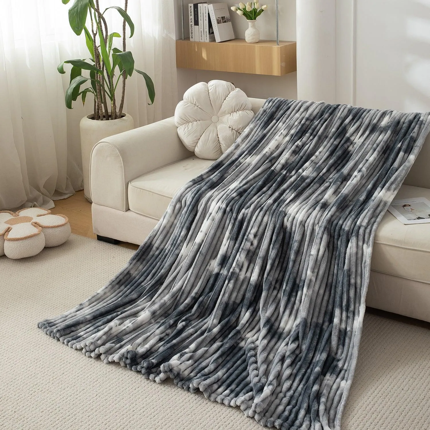 HOKIPO Gradient AC Blanket Double Bed Queen, 200x230 cm / 6.5x7.5 feet, Grey