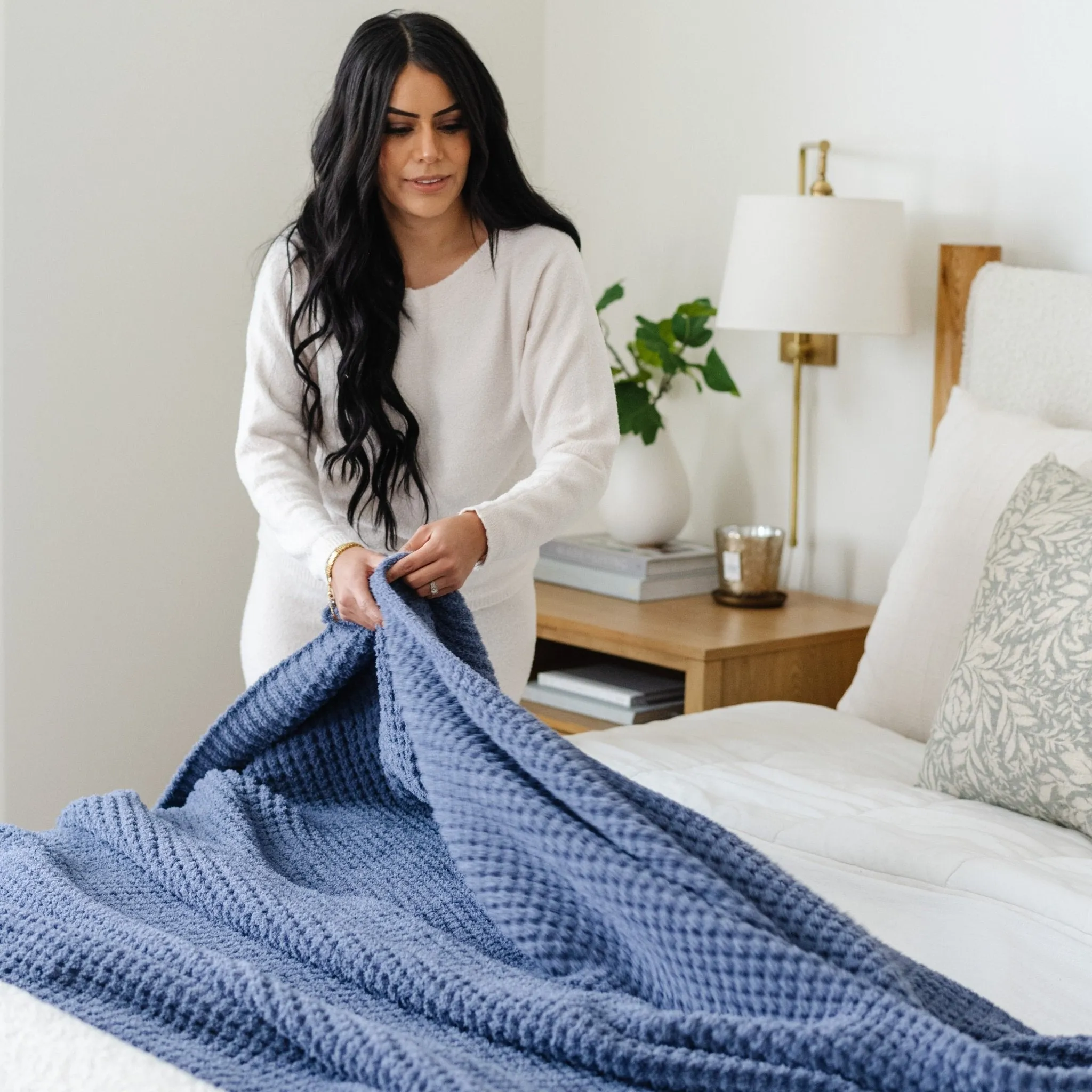 WAFFLE KNIT QUEEN BLANKETS