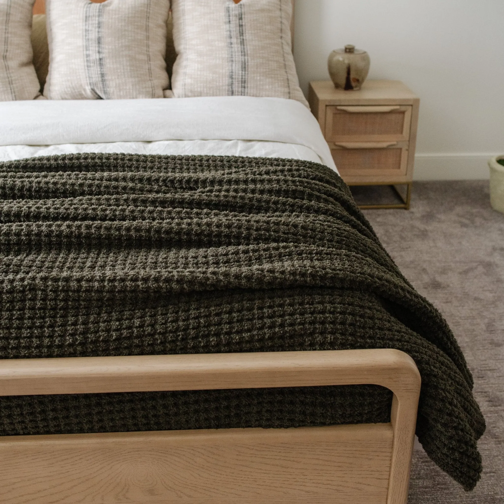 WAFFLE KNIT QUEEN BLANKETS